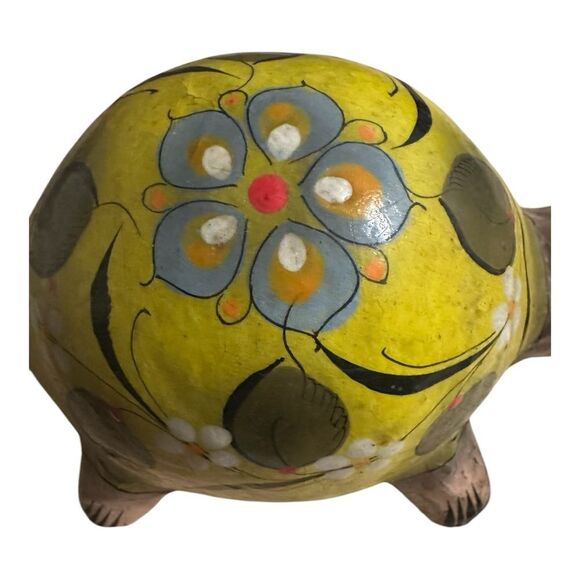 Vintage paper mache folk art turtle with floral accents. Signed. Unique decor - Picture 16 of 16